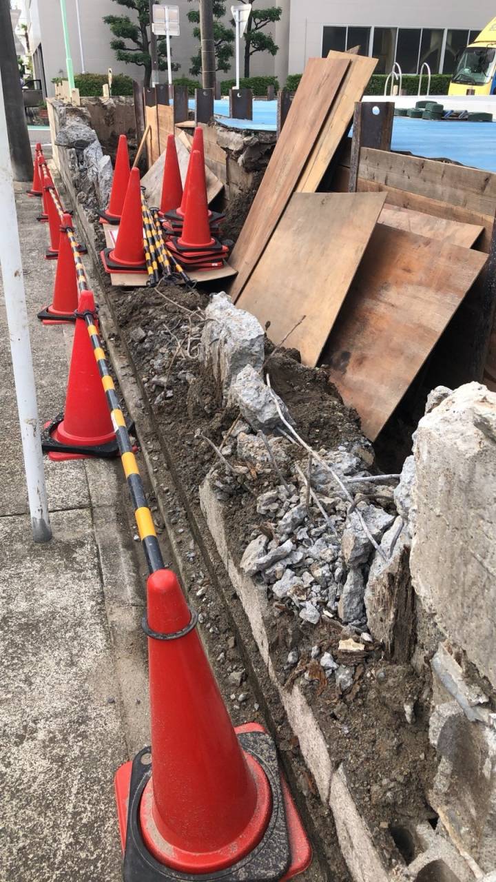 ブロック併の撤去工事